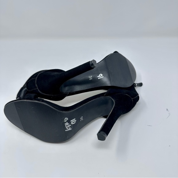 Black Velvet Strap On High Heel dress Shoes NWOT. Never worn. - Picture 5 of 5